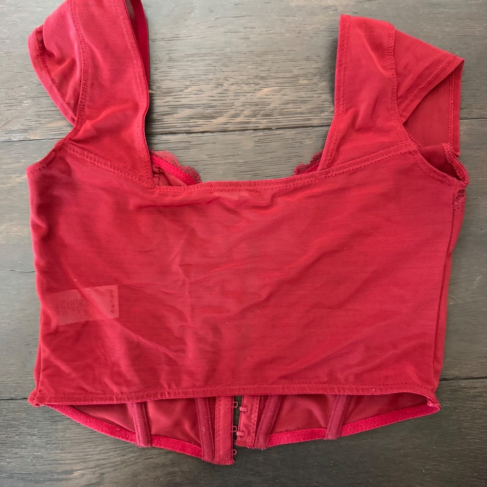 Red Top - image 3